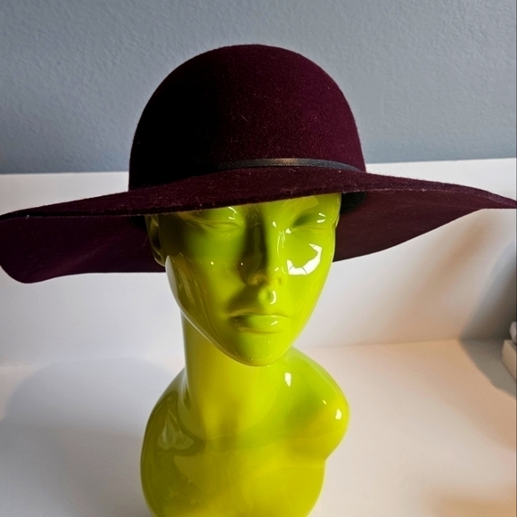 Ace Of Something  Australia Women's Size M 100% Wool Burgundy Floppy Hat - Picture 1 of 4